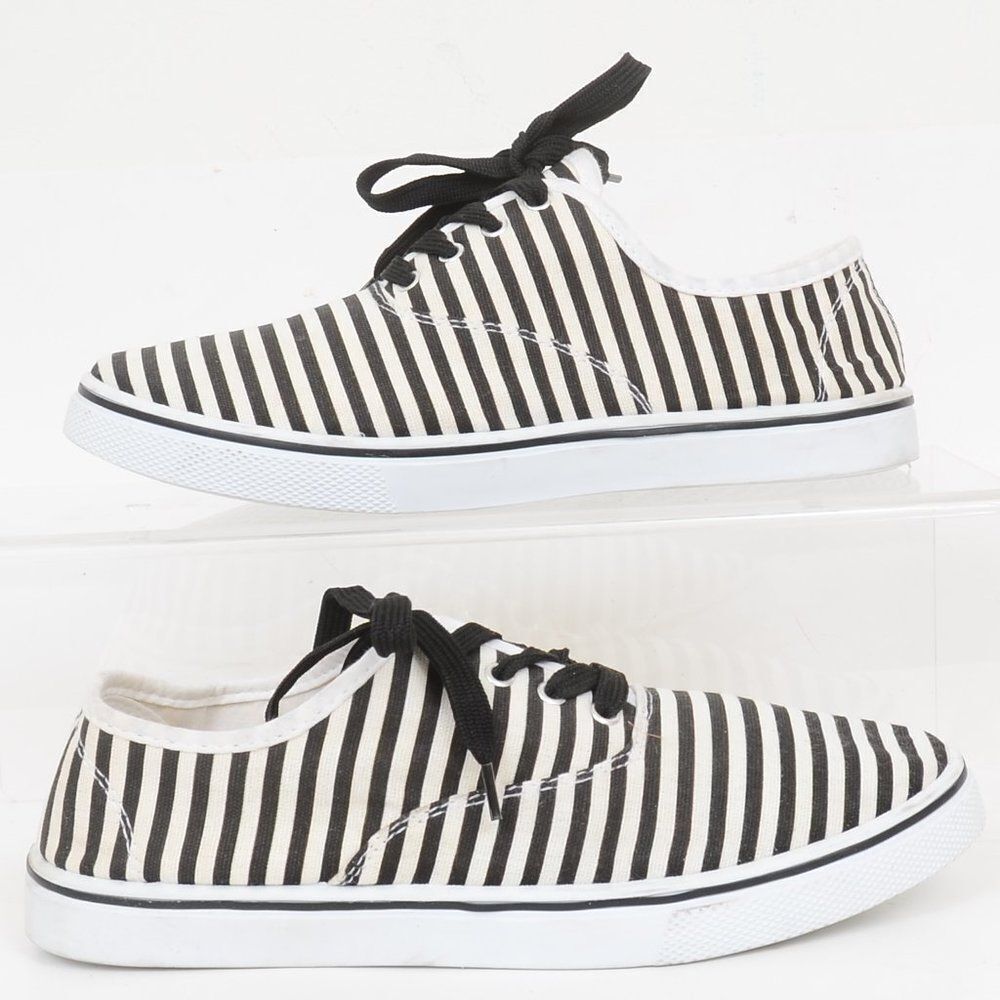 CushionWalK Black White Nautical Stripe Low Top Sneakers Boat Shoe Vacay Size 10